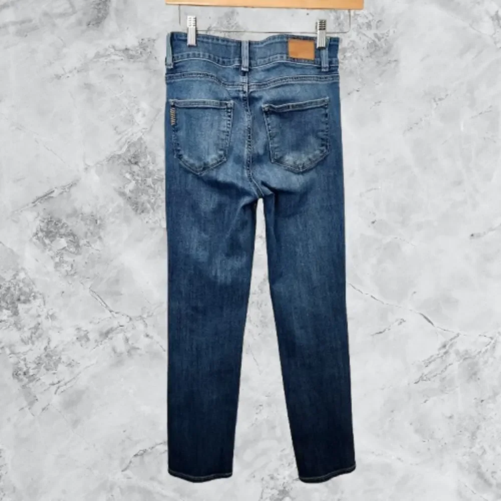Paige Hidden Hills Straight Ankle Crop Size 26 Medium Wash